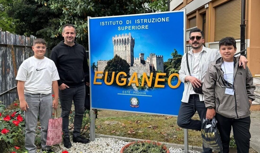 Gediz Altınkent Ortaokulu öğrencileri ve öğretmenleri, çevresel sürdürülebilirlik konusunda farkındalığı