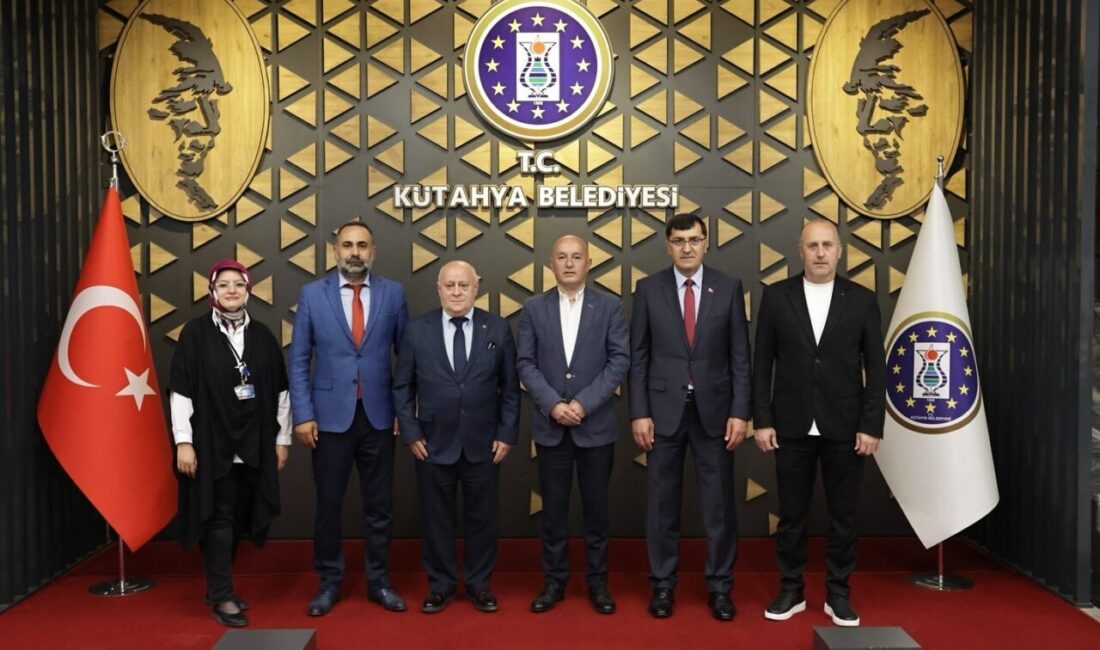 Kütahya Belediye Başkanı Eyüp Kahveci, 2022 yılında kardeş şehir protokolü