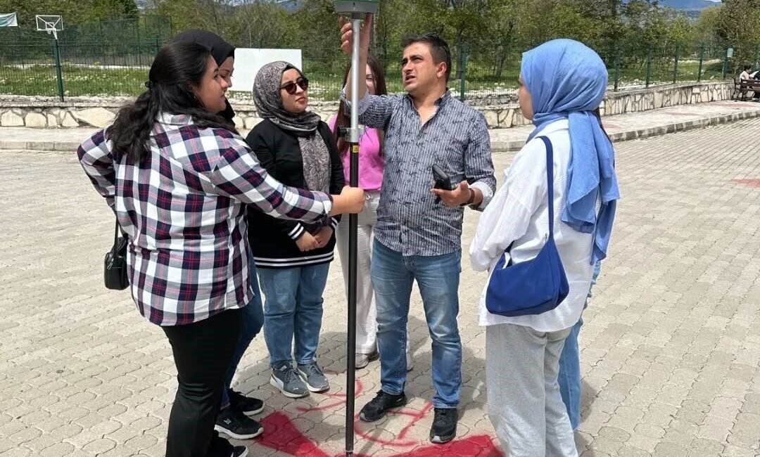 Kütahya Dumlupınar Üniversitesi Hisarcık Meslek Yüksekokulunda Tapu ve Kadastro programı