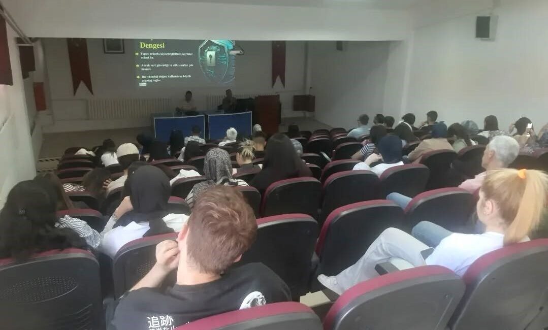 Kütahya Dumlupınar Üniversitesi (DPÜ) Hisarcık Meslek Yüksekokulunda “Yapay Zeka, Reklamcılık