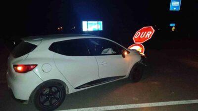 Kütahya’nın Hisarcık ilçesinde ehliyetsiz ve alkollü sürücünün kullandığı aracın ’Dur’