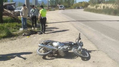 Kütahya’nın Hisarcık ilçesinde kontrolden çıkan motosikletin taş duvara çarpması sonucu