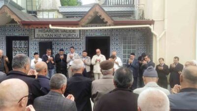 Kütahya’nın Hisarcık ilçesinde, 2025 yılı hac sezonunda şirket organizasyonuyla hacca