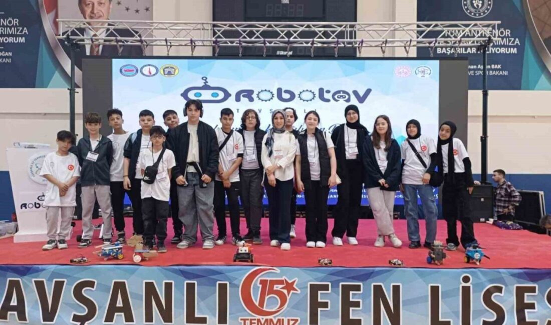 Tavşanlı 15 Temmuz Fen Lisesinde yapılan Ulusal Robotav Robot yarışmasında