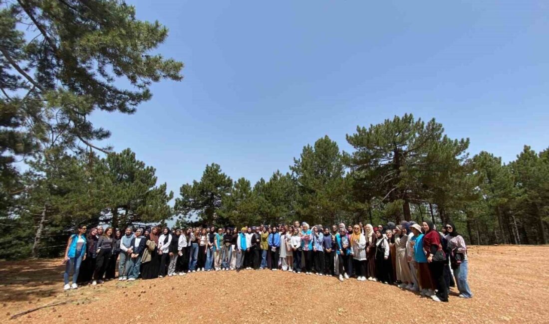Kütahya Kadim Vakfı, gençlere yönelik faaliyetlerine bir yenisini daha ekleyerek,