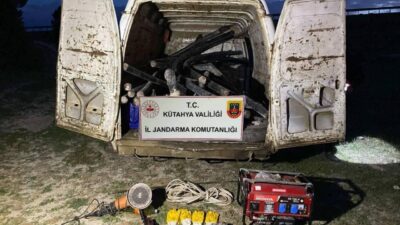 Kütahya İl Jandarma Komutanlığı ekiplerince yapılan operasyonda yeraltında bulunan telefon