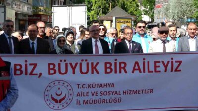 Kütahya’da, “Ailemiz Geleceğimiz” temasıyla “Büyük Aile Yürüyüşü” gerçekleştirildi. Karagöz Ahmet