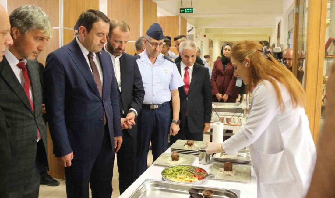 Hayat Boyu Öğrenme Haftası kapsamında düzenlenen açılış programı, Kütahya Halk