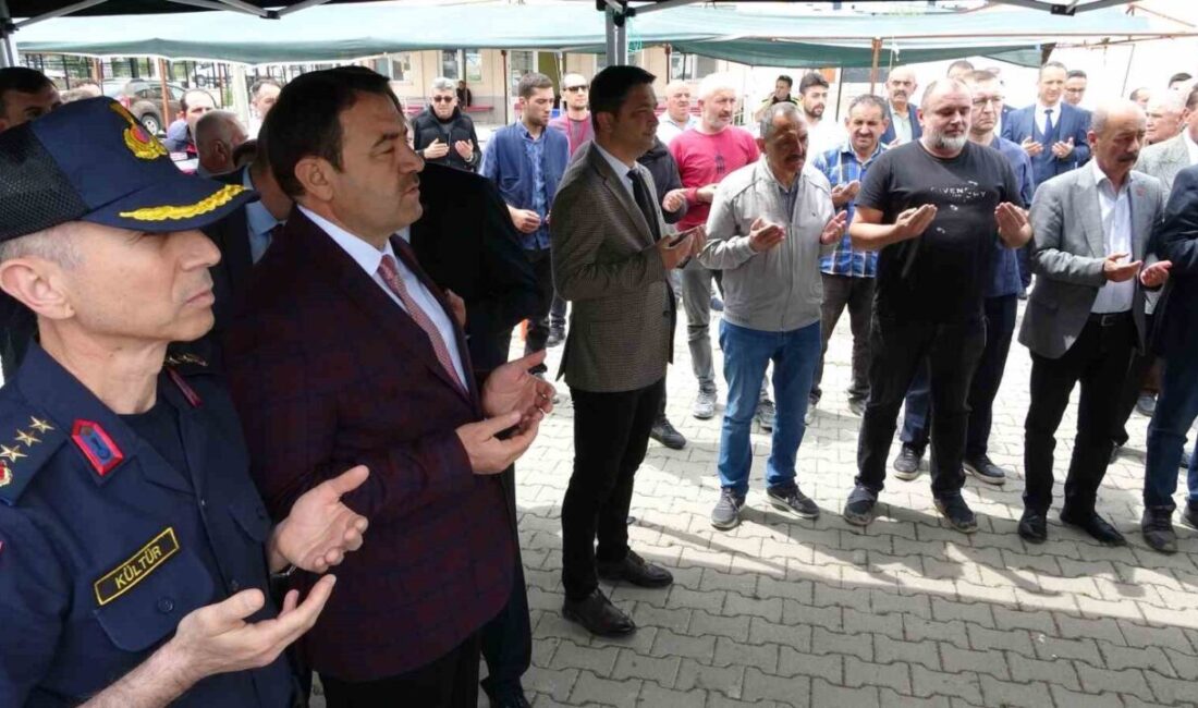 Kütahya Belediyesi’ne ait Parmakören Mahallesi Tavşanlı Yolu’nda Kurban Pazarı, düzenlenen