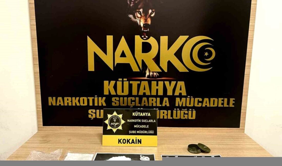 Kütahya’da polis tarafından gerçekleştirilen operasyonda gözaltına alınan 2 şüpheli çıkarıldığı