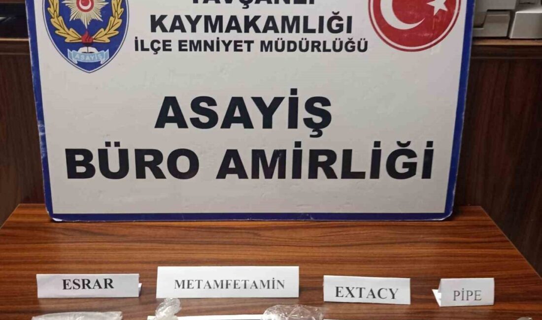 Kütahya’nın Tavşanlı ilçesinde polis ekiplerince üzerinde uyuşturucu madde ele geçirilen