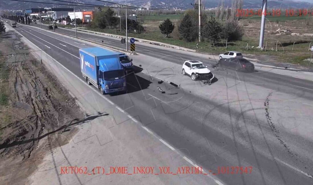 Kütahya’da meydana gelen çok sayıda trafik kazaları saniye saniye Kent