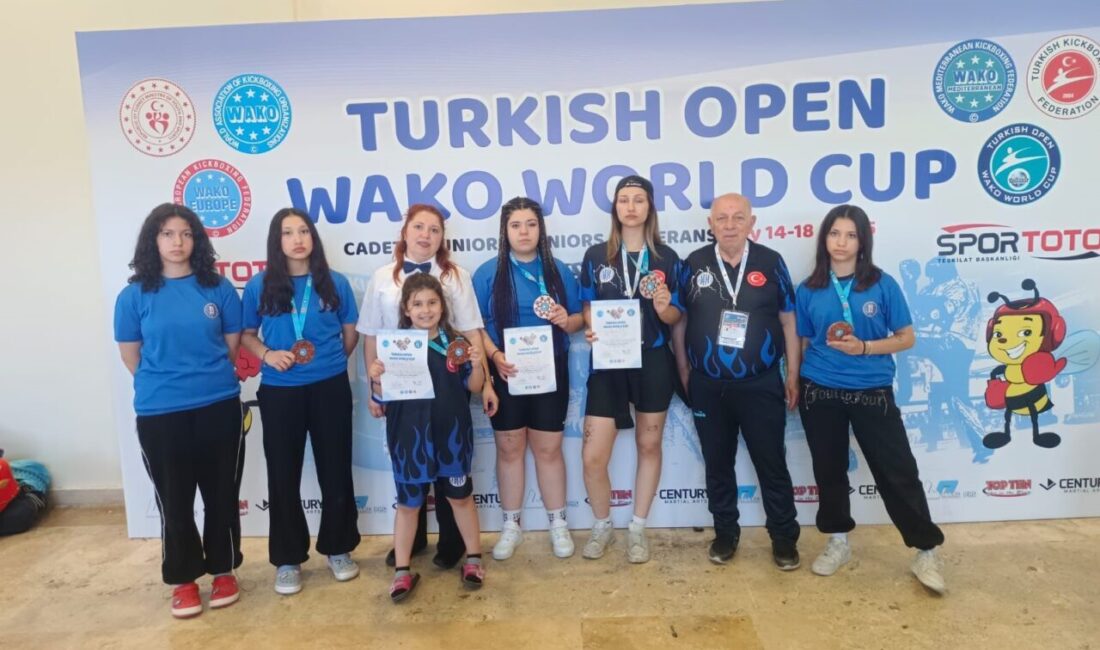 Antalya’da gerçekleştirilen 43 ülkeden 4 bin civarında sporcunun katıldığı WAKO