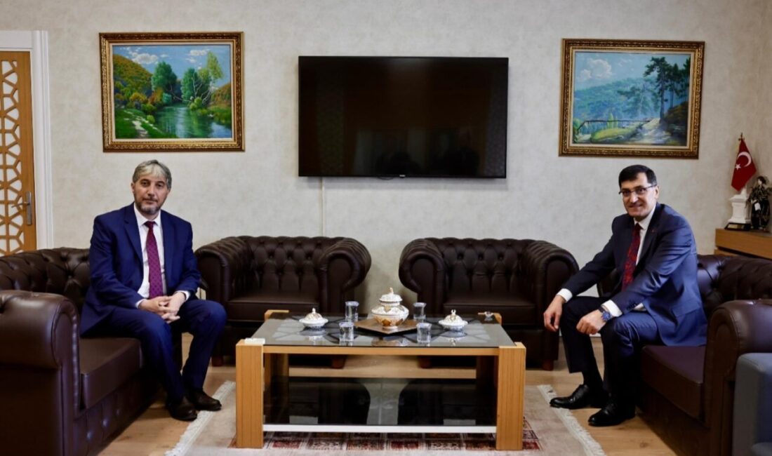 Kütahya Belediye Başkanı Eyüp Kahveci, Kütahya İl Milli Eğitim Müdürü