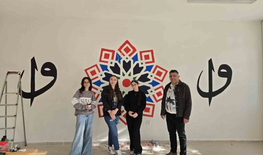 Kütahya Dumlupınar Üniversitesi Gediz Meslek Yüksekokulu Grafik Tasarımı Programı öğrencileri,