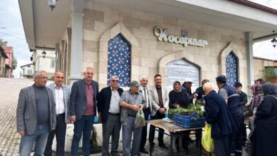 Kütahya’nın Kuruçay beldesinde üreticilere 20 bin adet biber fidesi dağıtıldı.