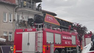 Kütahya’nın Tavşanlı ilçesi meydana gelen baca yangını, itfaiye ekiplerinin hızlı