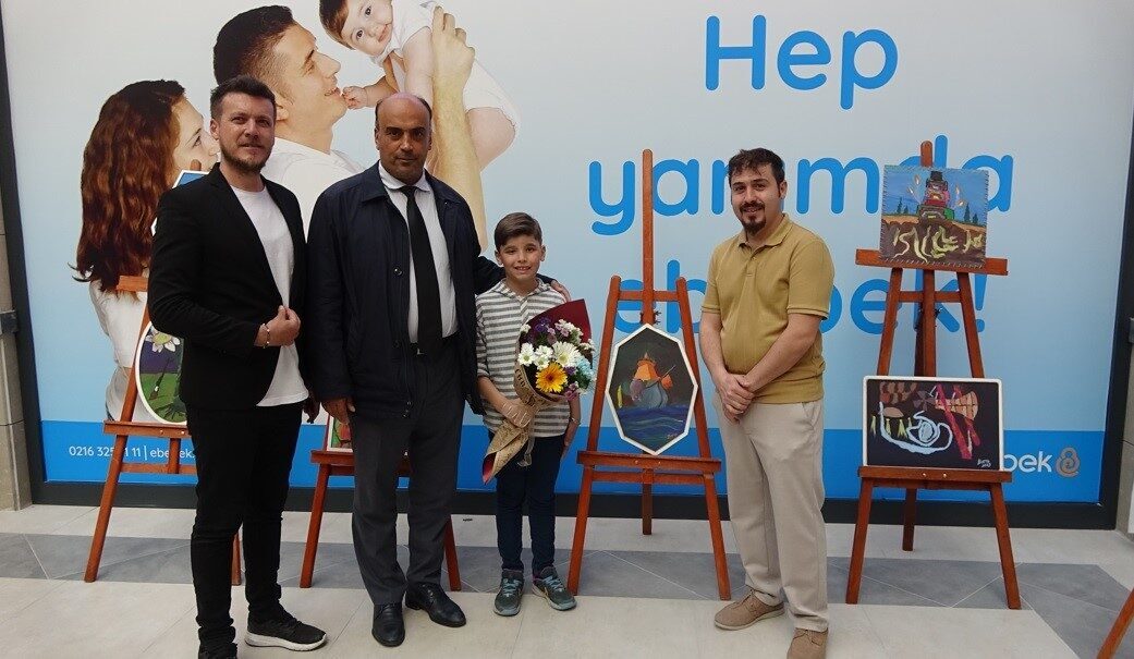 Kütahya’nın Tavşanlı ilçesinde, Ressam Sabri Özdemir’in kurucusu olduğu Beyaz Palet