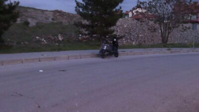 Kütahya’nın Tavşanlı ilçesinde elektrikli motosikletin devrilmesi sonucu sürücü yaralandı. Edinilen