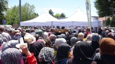 Kütahya’nın Tavşanlı ilçesinde, Tavşanlı Belediyesi tarafından Cumhuriyet Meydanı’nda gerçekleştirilen ücretsiz