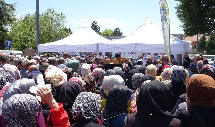 Kütahya’nın Tavşanlı ilçesinde, Tavşanlı Belediyesi tarafından Cumhuriyet Meydanı’nda gerçekleştirilen ücretsiz