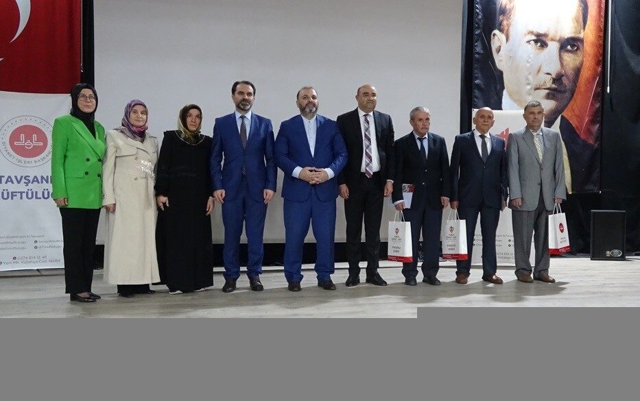 Kütahya’nın Tavşanlı ilçesinde “Fıtratın Korunması ve Aile” konferansı düzenlendi. Tavşanlı