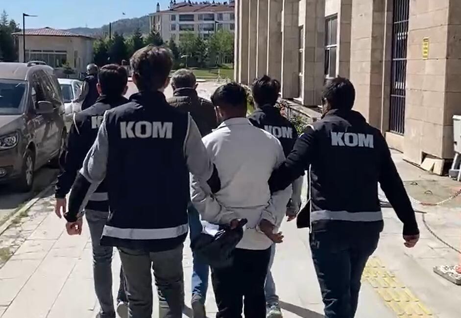 Oğuzhan KILIÇ/KÜTAHYA, – KÜTAHYA’da kendilerini polis olarak tanıtıp telefonla aradıkları