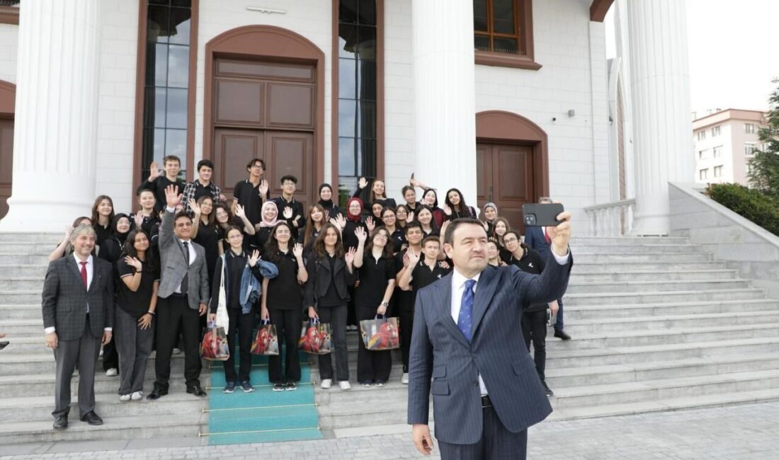 Kütahya’da düzenlenen KİKAF 2025 (Kütahya İstihdam ve Kariyer Fuarı) etkinlikleri