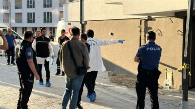 Oğuzhan KILIÇ/ KÜTAHYA, – KÜTAHYA’da malzeme taşıdıkları inşaat halindeki binanın