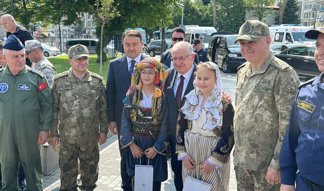 BAKAN GÜLER VALİLİĞİ ZİYARET ETTİ Milli Savunma Bakanı Yaşar Güler,