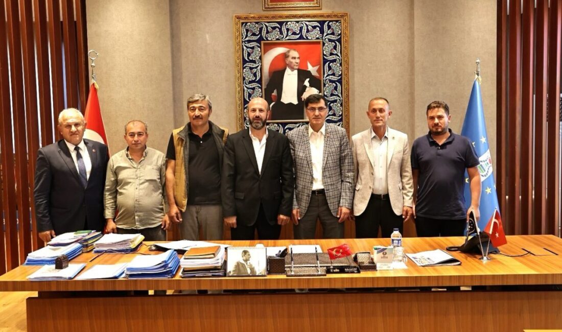 Kütahya Sebzeciler ve Pazaryerleri Esnaf Odası Başkanı Hakan Akdaş ve