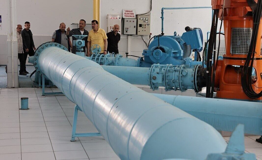 Kütahya Belediye Başkanı Eyüp Kahveci, Porsuk Çayı üzerinde bulunan içme