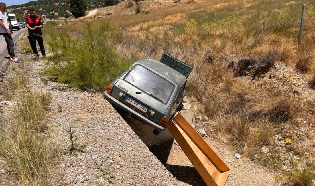 Kütahya’nın Emet-Hisarcık karayolunda kontrolden çıkan otomobil şarampole devrilirken, yaşanan trafik