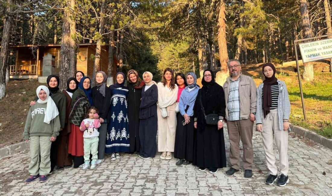 Kütahya’nın Gediz ilçesinde, üniversite öğrenimi boyunca manevi danışmanlık faaliyetlerine aktif