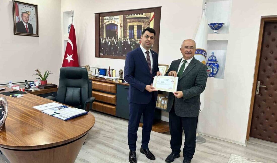 Hisarcık Kaymakamı Muhammed Samet Bahar, milli eğitimde başarılı olan yönetici