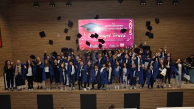 Kütahya Belediyesi bünyesinde faaliyet gösteren Kültür Sanat Akademisi, iki yıllık