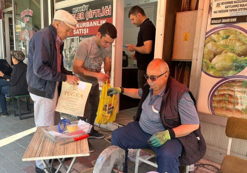 Kütahya’nın Tavşanlı ilçesinde, Kurban Bayramı’na sayılı günler kala Durak Mahallesi
