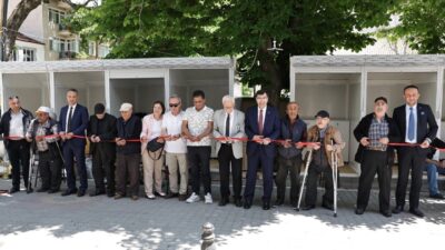 Kütahya Belediyesi tarafından ayakkabı boyacılarının daha sağlıklı ve güvenli şartlarda