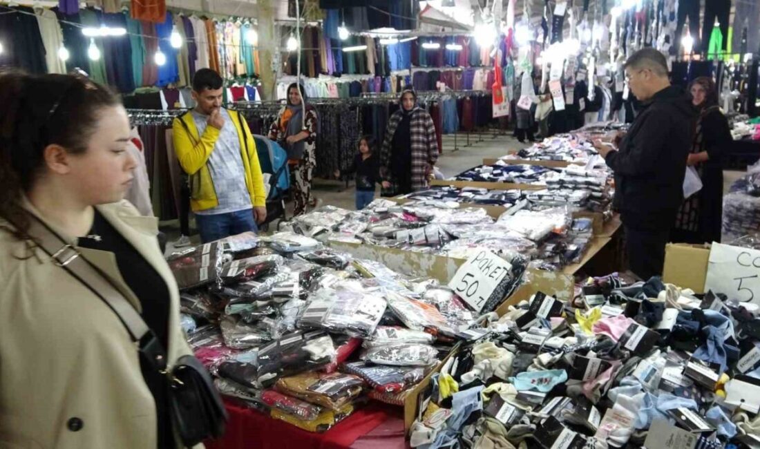 Kütahya’da, Kurban Bayramı öncesi alışveriş yapacak vatandaşlar için Bayram Pazarı