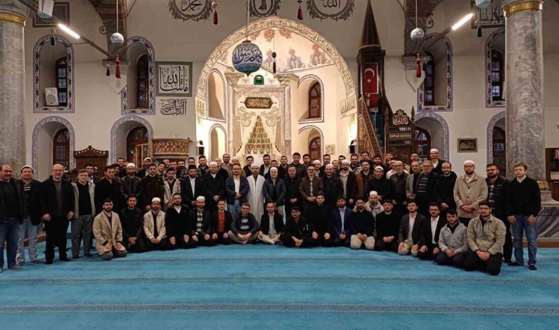 Kütahya İl Müftülüğü tarafından her hafta düzenlenen geleneksel sabah namazı