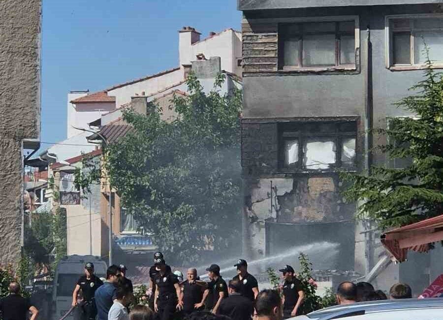 Kütahya’da bir tüp bayisinde meydana gelen patlamada 7 kişi yaralandı.