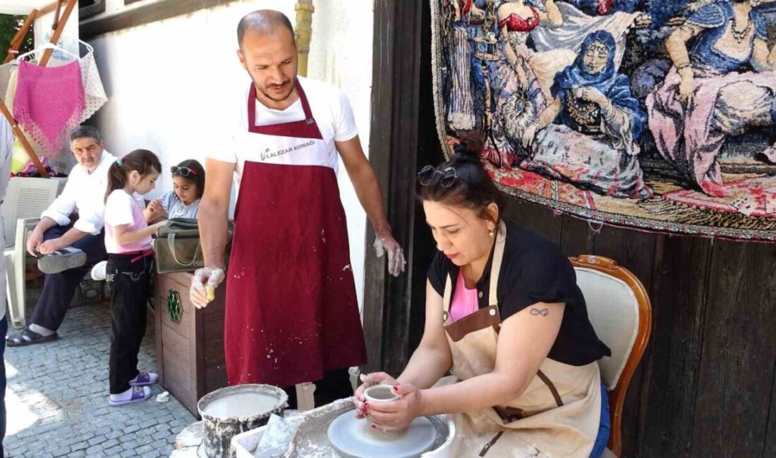 Kütahya’nın tarihi mekanlarından 230 yıllık geçmişe sahip Germiyan Sokağı, çini