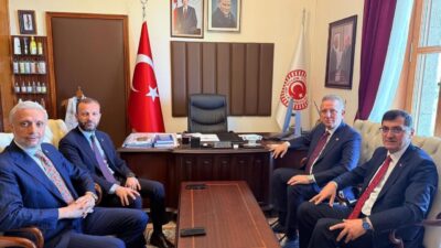 AK Parti Kütahya Milletvekili Adil Biçer, beraberindeki milletvekilleri İsmail Çağlar