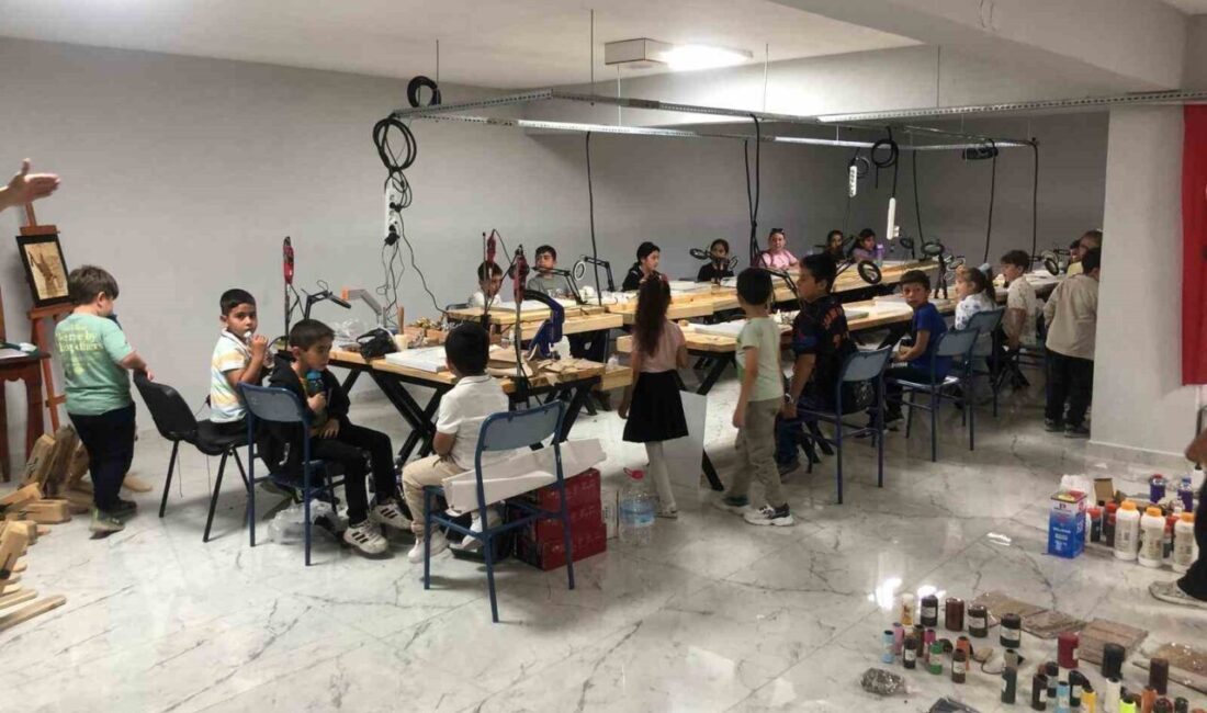 Kütahya’nın Tavşanlı ilçesinde bulunan Ahmet Uluçay Müzesi, Tepecik İlkokulu öğrencilerini