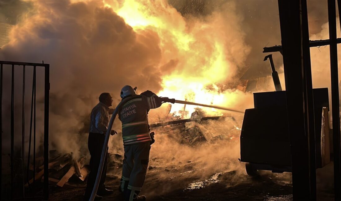 Oğuzhan KILIÇ/KÜTAHYA, – KÜTAHYA’da, keresteciler sitesindeki tahta palet üretim atölyesinde