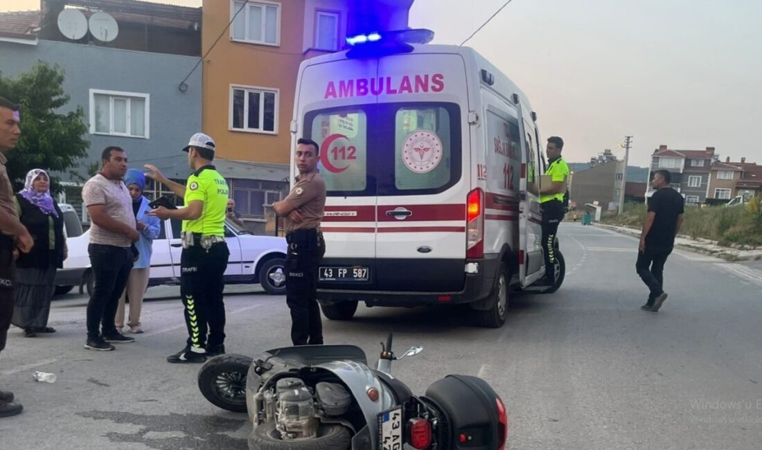 Kütahya’nın Tavşanlı ilçesinde meydana gelen trafik kazasında motosiklet sürücüsü yaralandı.