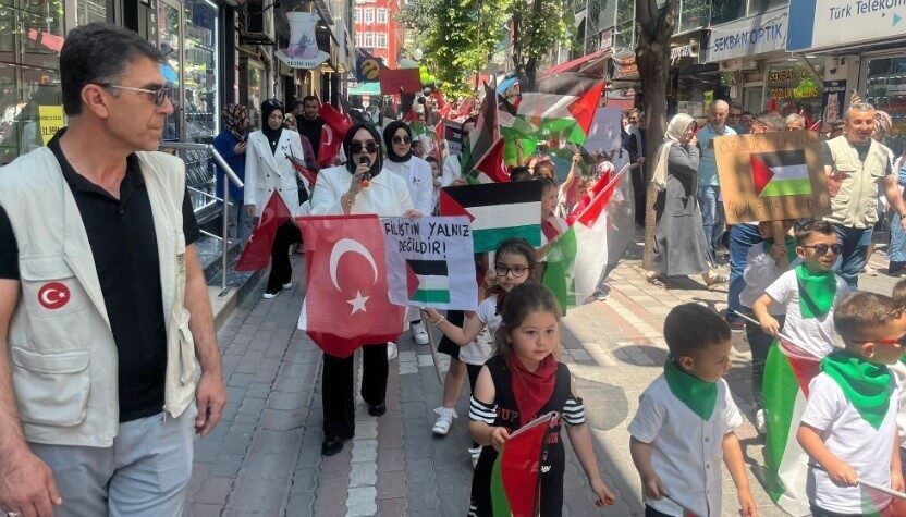 Kütahya’nın Tavşanlı ilçesinde Süleyman Yılmaz Anaokulu tarafından Gazze ve Filistin’e