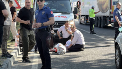 Oğuzhan KILIÇ/ KÜTAHYA, – KÜTAHYA’da yaya geçidinden yolun karşısına geçmek