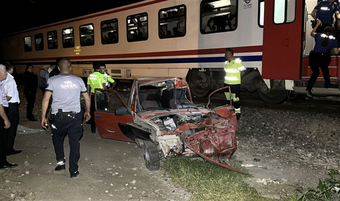 Oğuzhan KILIÇ/ KÜTAHYA, – KÜTAHYA’da yolcu treni, sürücüsünün raylar üzerinde