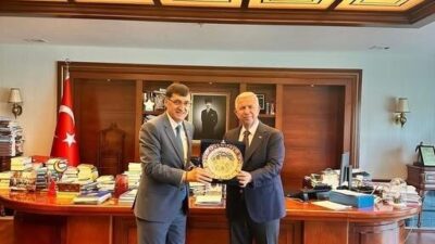 Kütahya Belediye Başkanı Eyüp Kahveci, Ankara Büyükşehir Belediye Başkanı Mansur